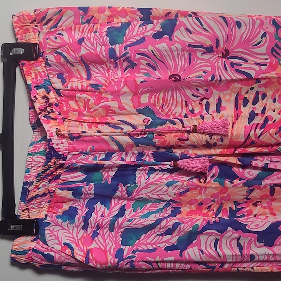 Lilly Pulitzer Vibrant Pink and Blue Joggers - Picture 7 of 12